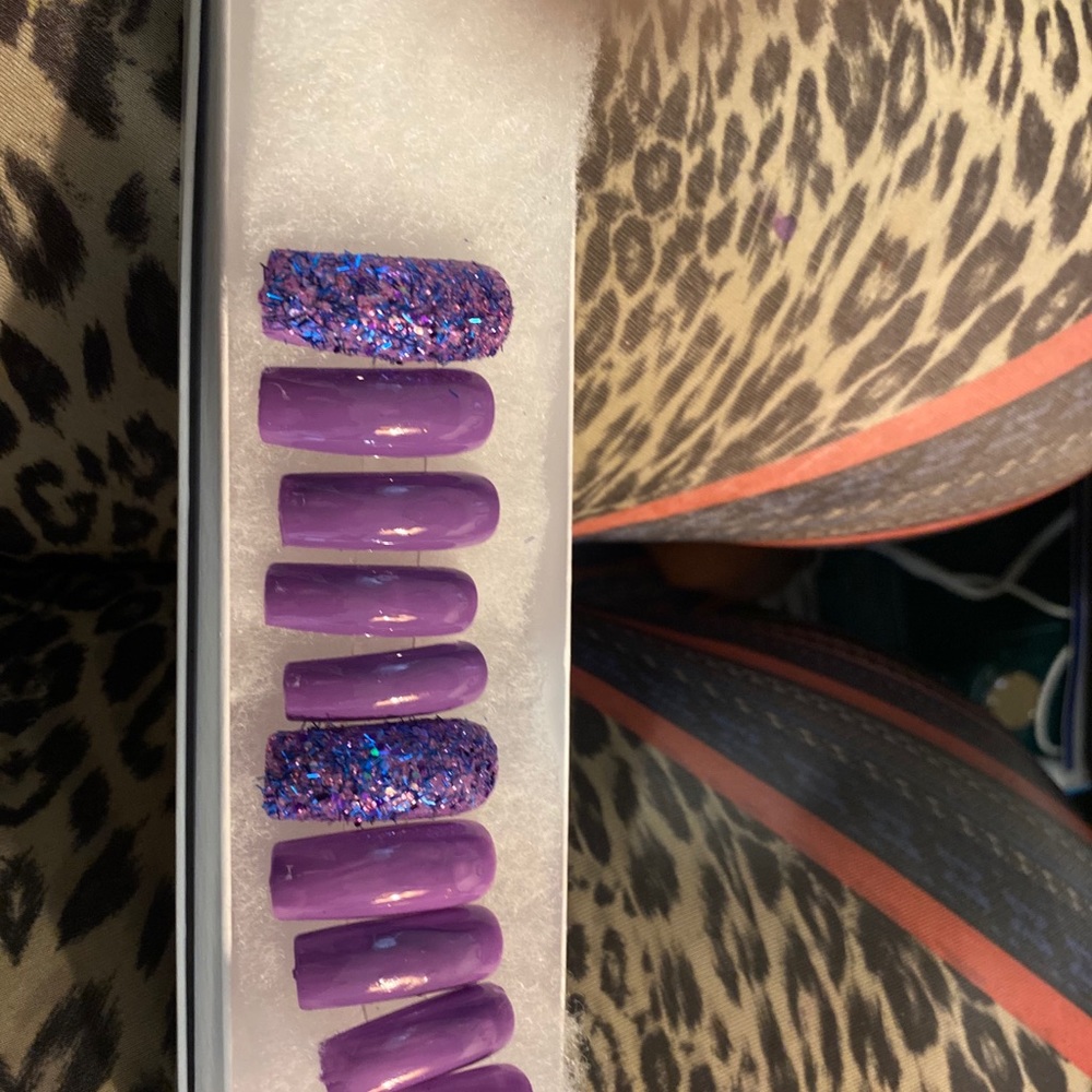 Custom press on nails - Picture 8 of 16